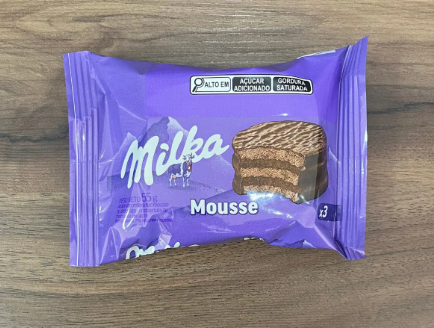 Alfajor Argentino Milka Mousse 55g - Cobertura de Chocolate ao Leite dos Alpes