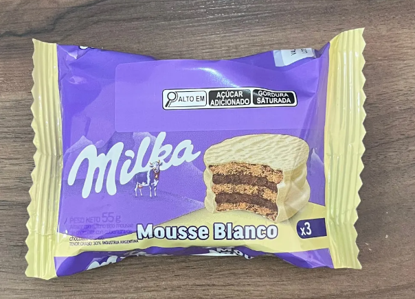Alfajor Argentino Milka Mousse Blanco 55g - Cobertura de Chocolate Branco dos Alpes